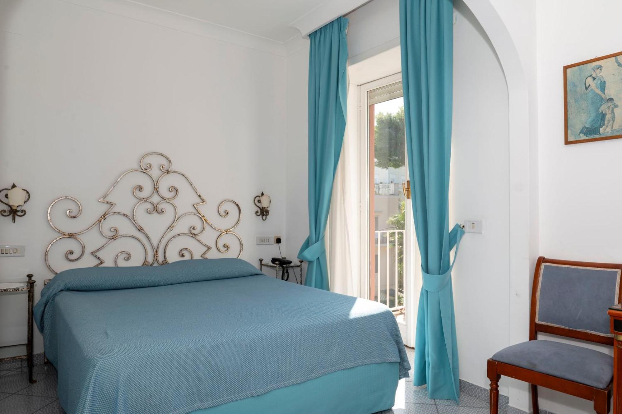 Palatium Mari Hotel Capri Exterior photo