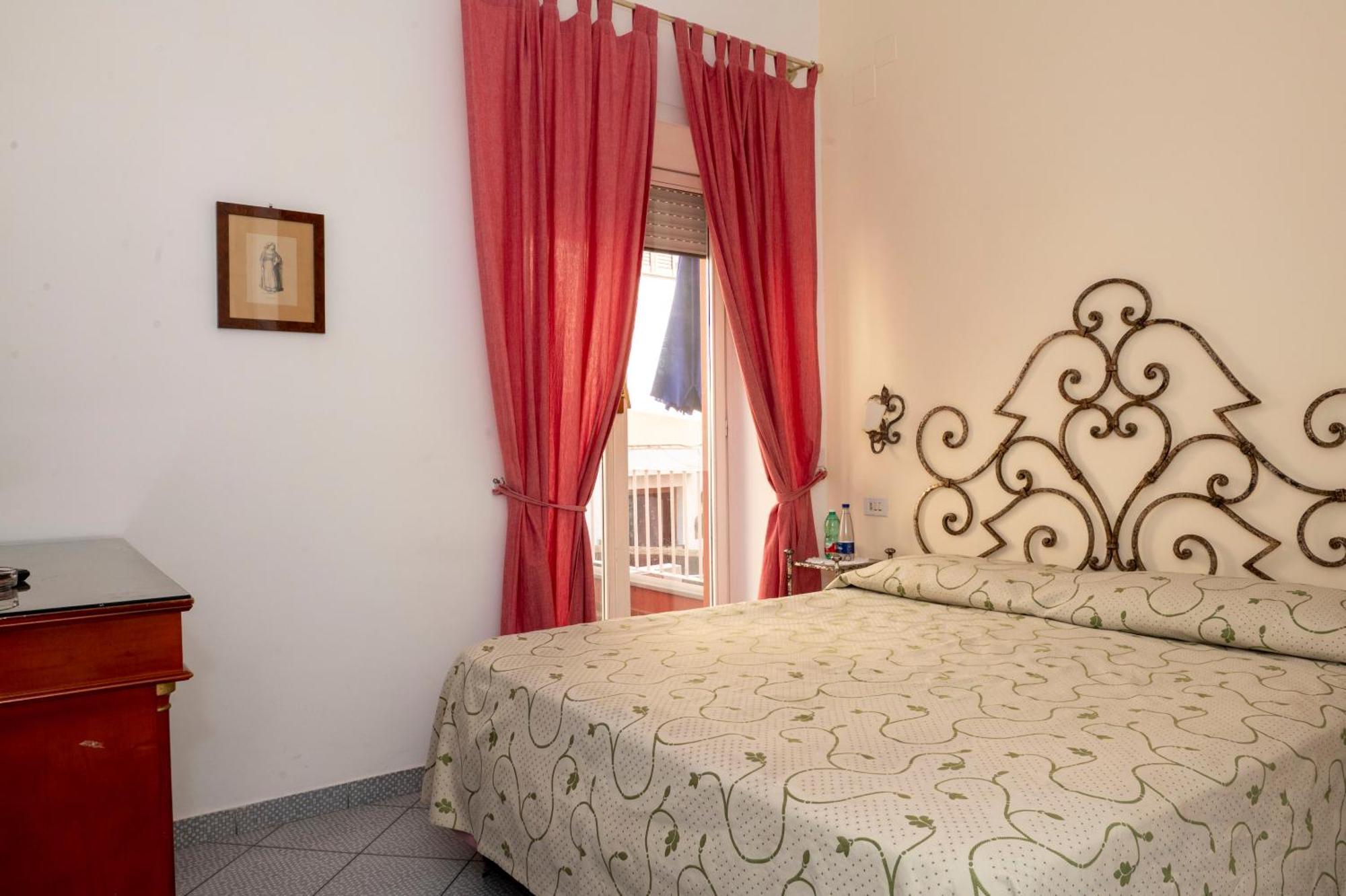 Palatium Mari Hotel Capri Exterior photo
